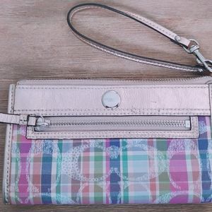 Wristlet